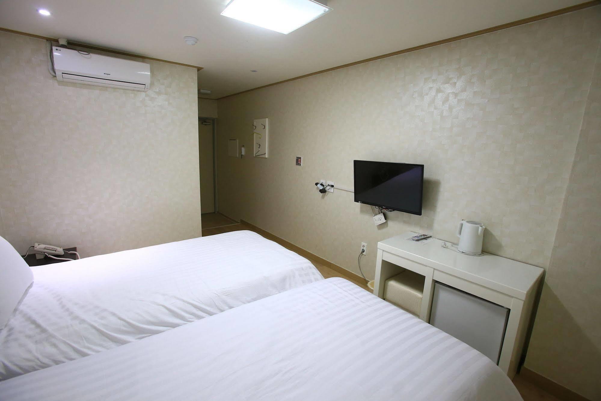 Orange Tree Hotel Jeju Buitenkant foto