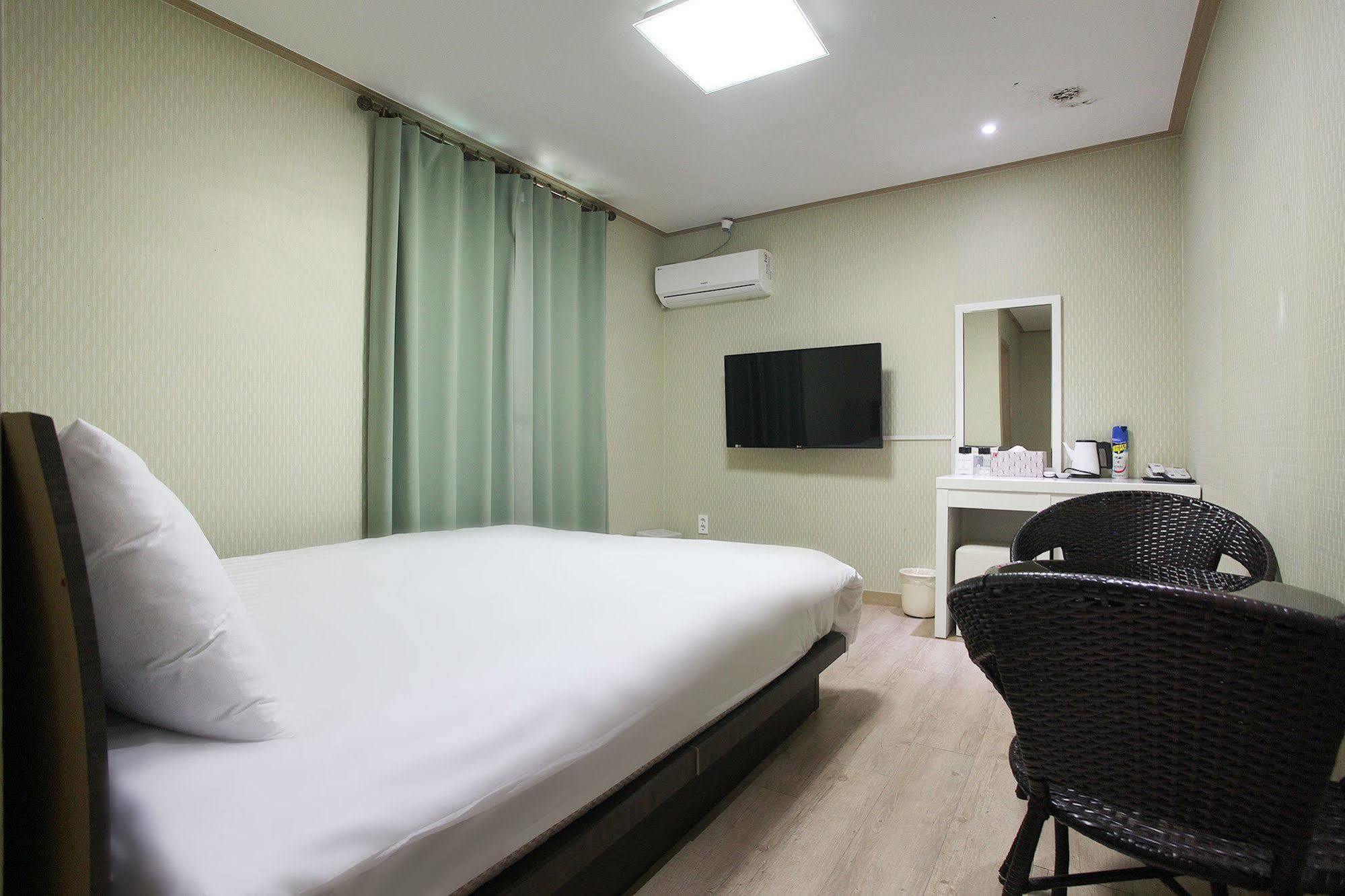 Orange Tree Hotel Jeju Buitenkant foto