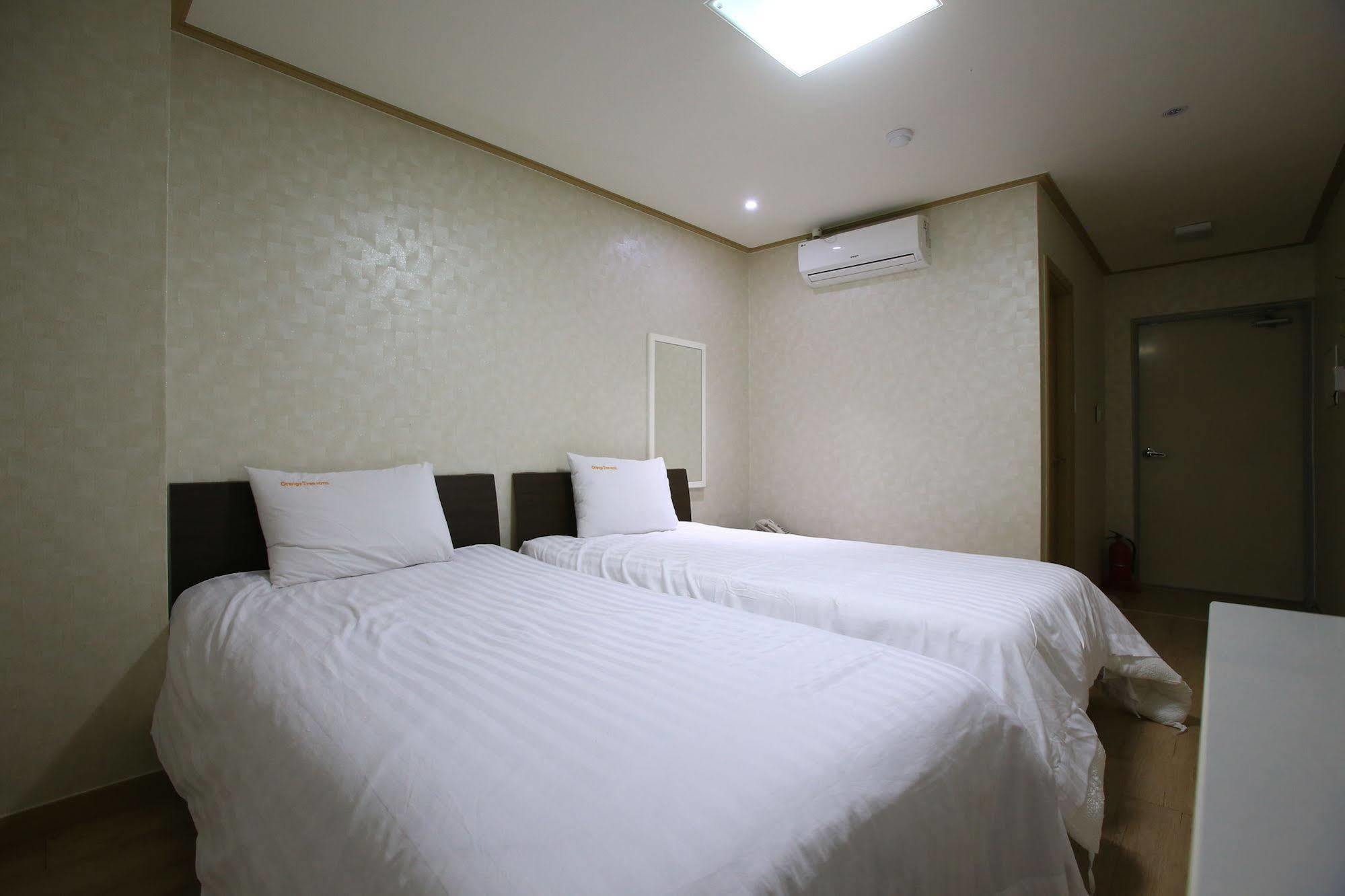 Orange Tree Hotel Jeju Buitenkant foto