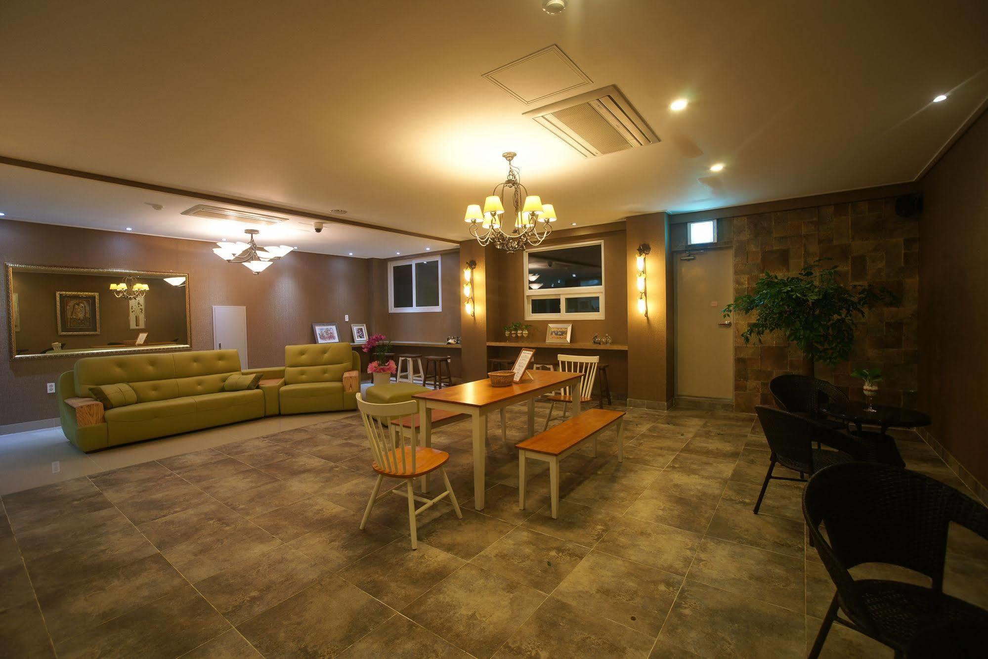 Orange Tree Hotel Jeju Buitenkant foto