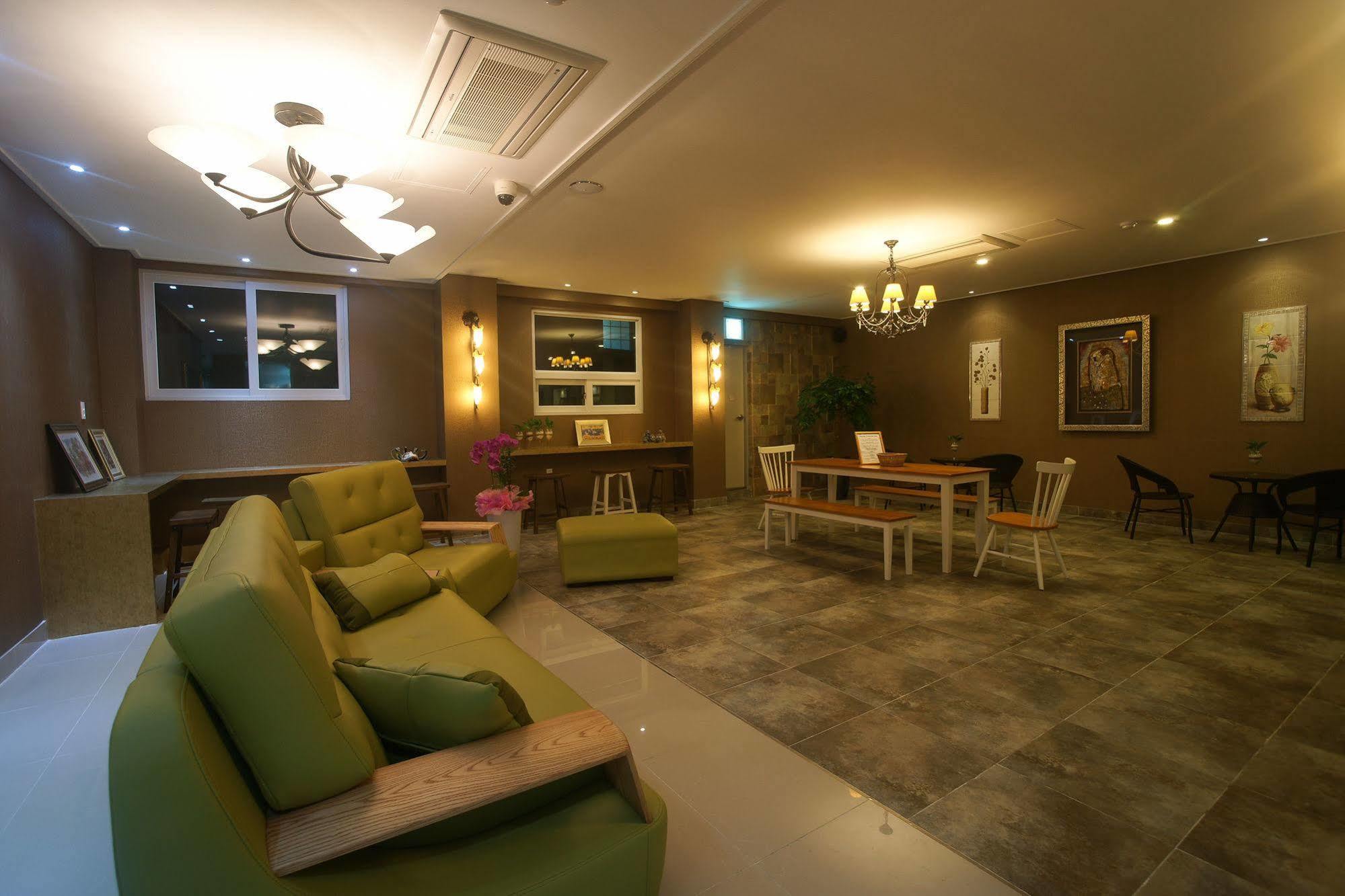 Orange Tree Hotel Jeju Buitenkant foto